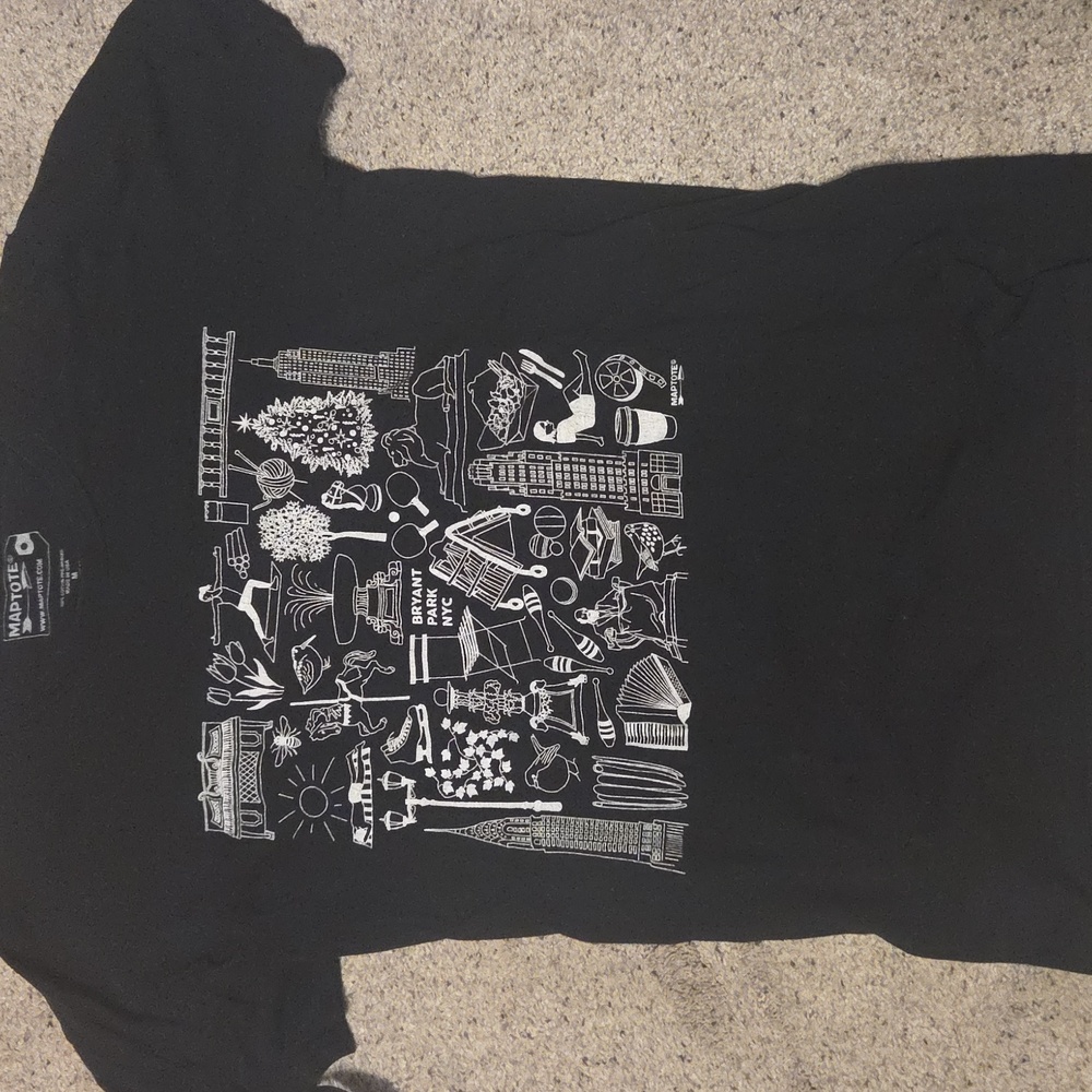 2/$10! Free! Maptote New York City Tee Sz M